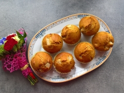 Miodowe muffinki z gruszką i bananem