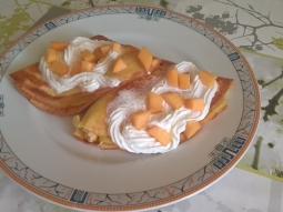 Naleśniki z morelowym twarożkiem