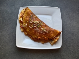 Omlet z pieczarkami i papryką