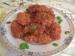 Nuggetsy w cieście i płatkach kukurydzianych