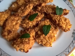 Pieczone nuggetsy z kurczaka w panierce z płatków kukurydzianych