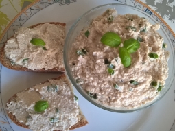Pasta twarogowa z makrelą