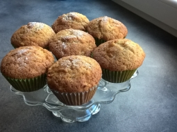 Muffinki z kaszą manną, jabłkiem i cytryną