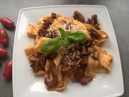 Pappardelle z bakłażanem i pieczarkami
