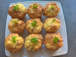 Muffinki z szynką i serem