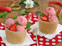 Lody truskawkowo rabarbarowe