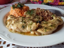 filet  kurczaka w sosie serowo smietankowym