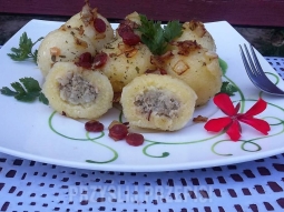 pyzy z miesem gotowanym w rosole