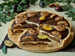 Serowa tarta z czekośliwką i piernikami