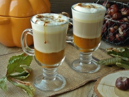 Dyniowa latte z syropem trzcinowym