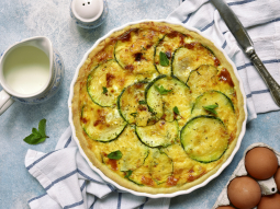 Quiche z cukinią i serem żółtym
