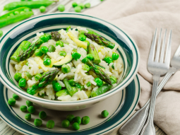 Wiosenne risotto z zielonymi warzywami