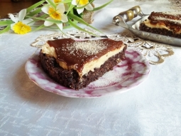 Ciasteczkowo -orzechowa tarta z masą mleczno herbatnikową