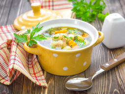 Lekka zupa z bobem i tymiankiem