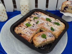 Drożdżowe ciasto z jagodami