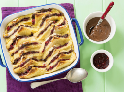 Pudding chlebowy z dżemem malinowym i Nutellą