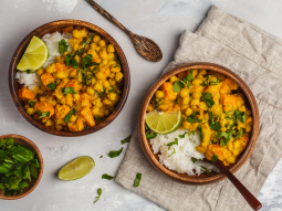 Curry z batatami i ciecierzycą