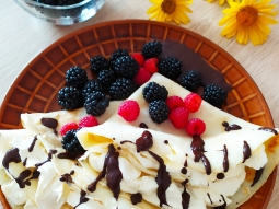 Naleśniki z mascarpone i owocami