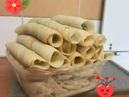 Naleśniki z serkiem z cebulą i szczypiorkiem