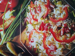 Sałatka z pietruszką i papryką