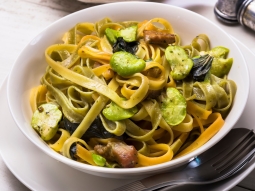 Tagliatelle z bobem