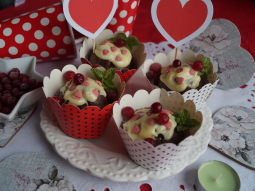 Muffinki  kakaowe z żurawiną