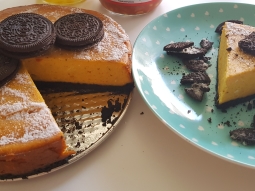 Sernik dyniowy na spodzie Oreo