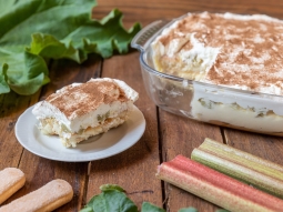 Tiramisu z rabarbarem