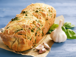 Bezglutenowy chleb z mozzarellą