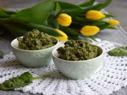 Pasta z pieczonego bakłażana i szpinaku