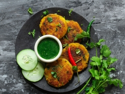 Indyjskie kotleciki ziemniaczane, aloo tikki