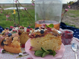Drożdżowe ciasto z owocami