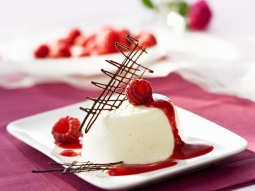 Panna Cotta z malinowym sosem