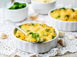Casserole z brokułami i kaszą jaglaną
