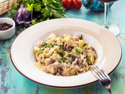 Tagliatelle z kurczakiem i grzybami