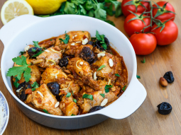 Tagine z kurczaka z pikantną brukselką
