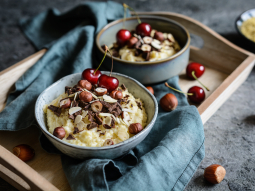 Pieczona jaglanka z czereśniami