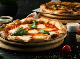 Pizza z mozzarellą i mascarpone