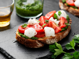 Grzanki z mozzarellą z piekarnika