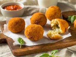 Arancini z mozzarellą i natką pietruszki