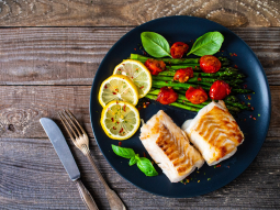 Halibut ze szparagami
