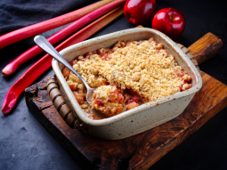 Pieczone owoce z kruszonką