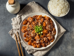 Słodko-pikantny kurczak Gochujang