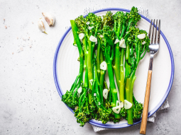 Szybkie broccolini z czosnkiem