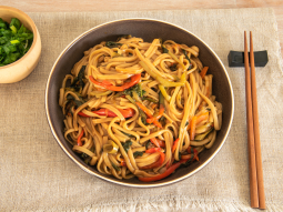 Wegetariański Lo Mein