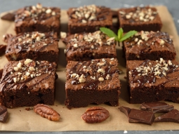Brownie z czekoladą i orzechami