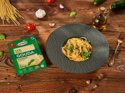 Makaron linguine z warzywami