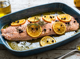 Łosoś confit w aromatycznej oliwie z nutą cytrusów i lasu